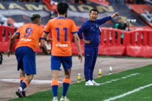 score电竞-泰山开局又被打懵！5场丢13球 创队史中超最惨失利