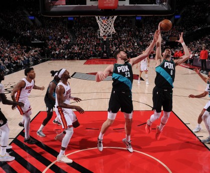 score电竞-阿夫迪亚伤退杨瀚森未登场 开拓者力克热火收获四连胜